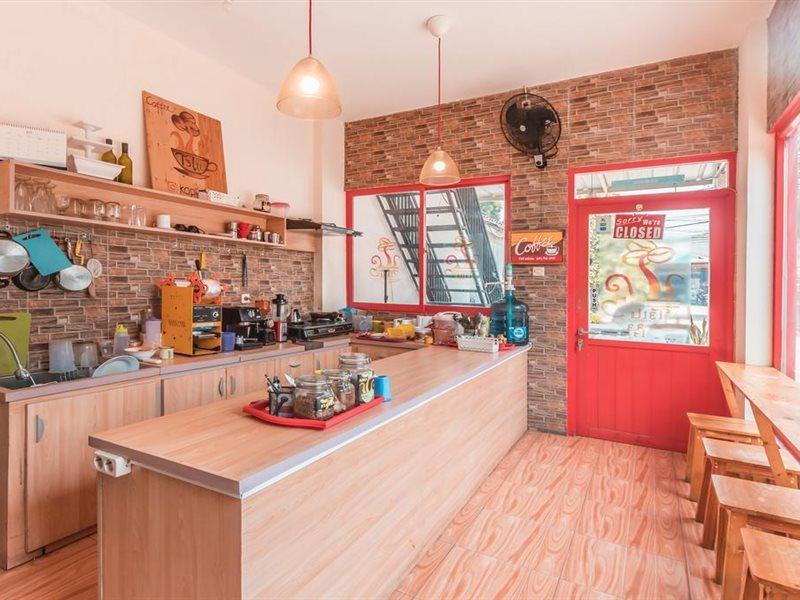 OYO 1555 Unik Guesthouse Syariah Jakarta Makanan Cepat Saji foto