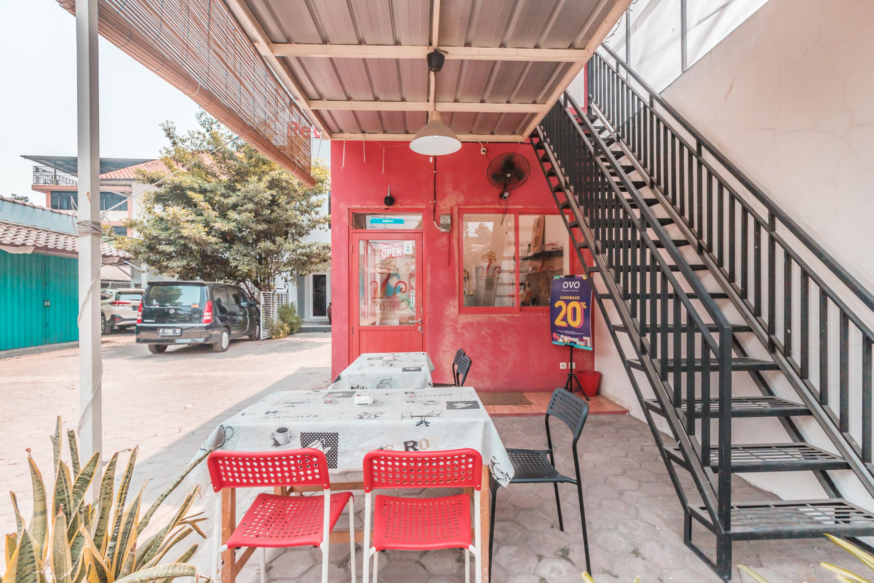 OYO 1555 Unik Guesthouse Syariah Jakarta Bagian luar foto