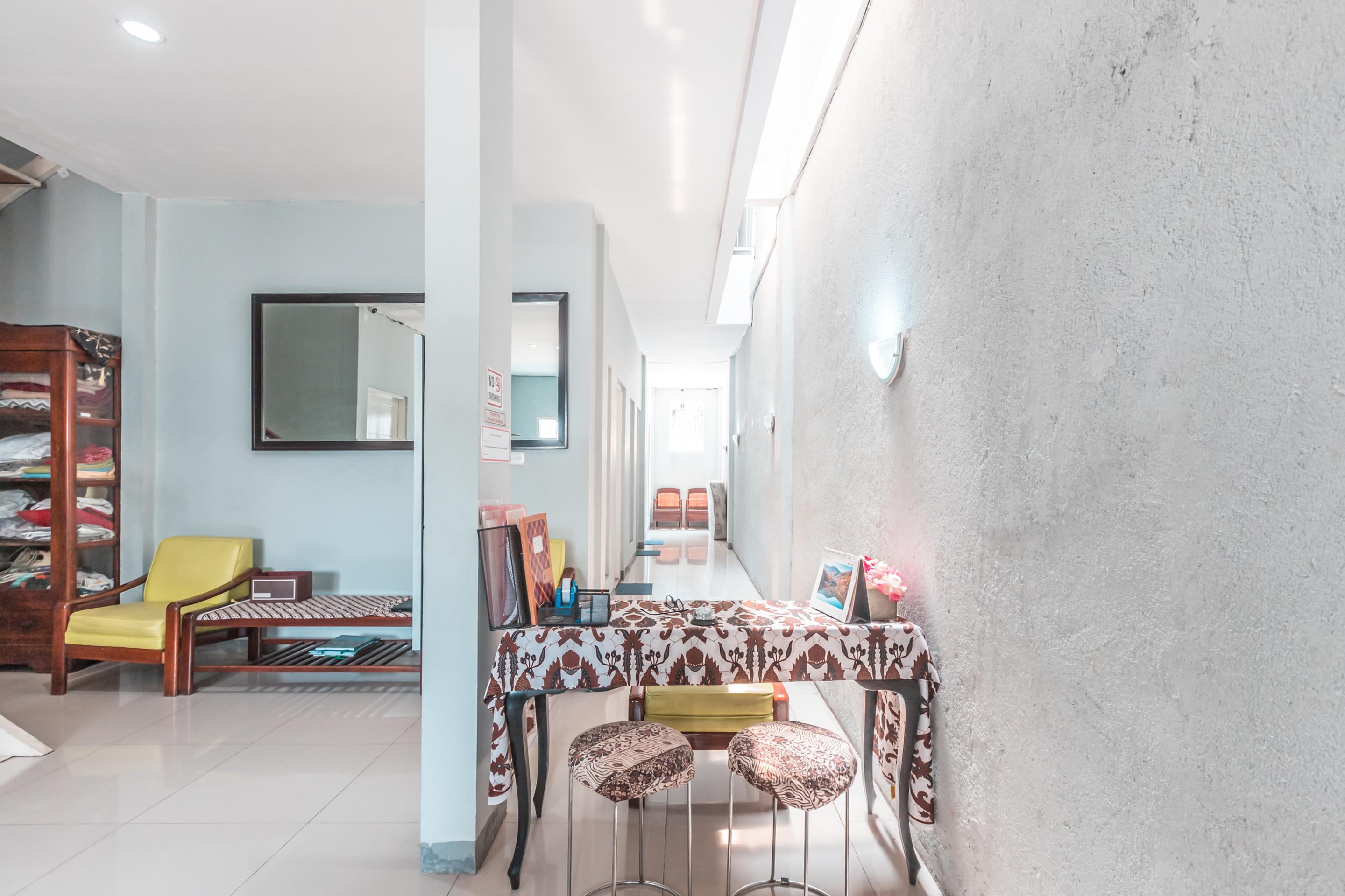 OYO 1555 Unik Guesthouse Syariah Jakarta Bagian luar foto