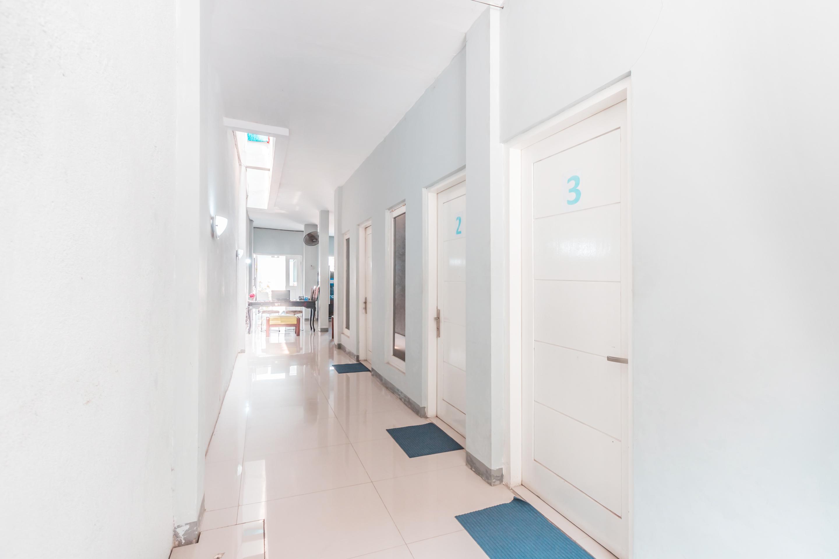 OYO 1555 Unik Guesthouse Syariah Jakarta Bagian luar foto