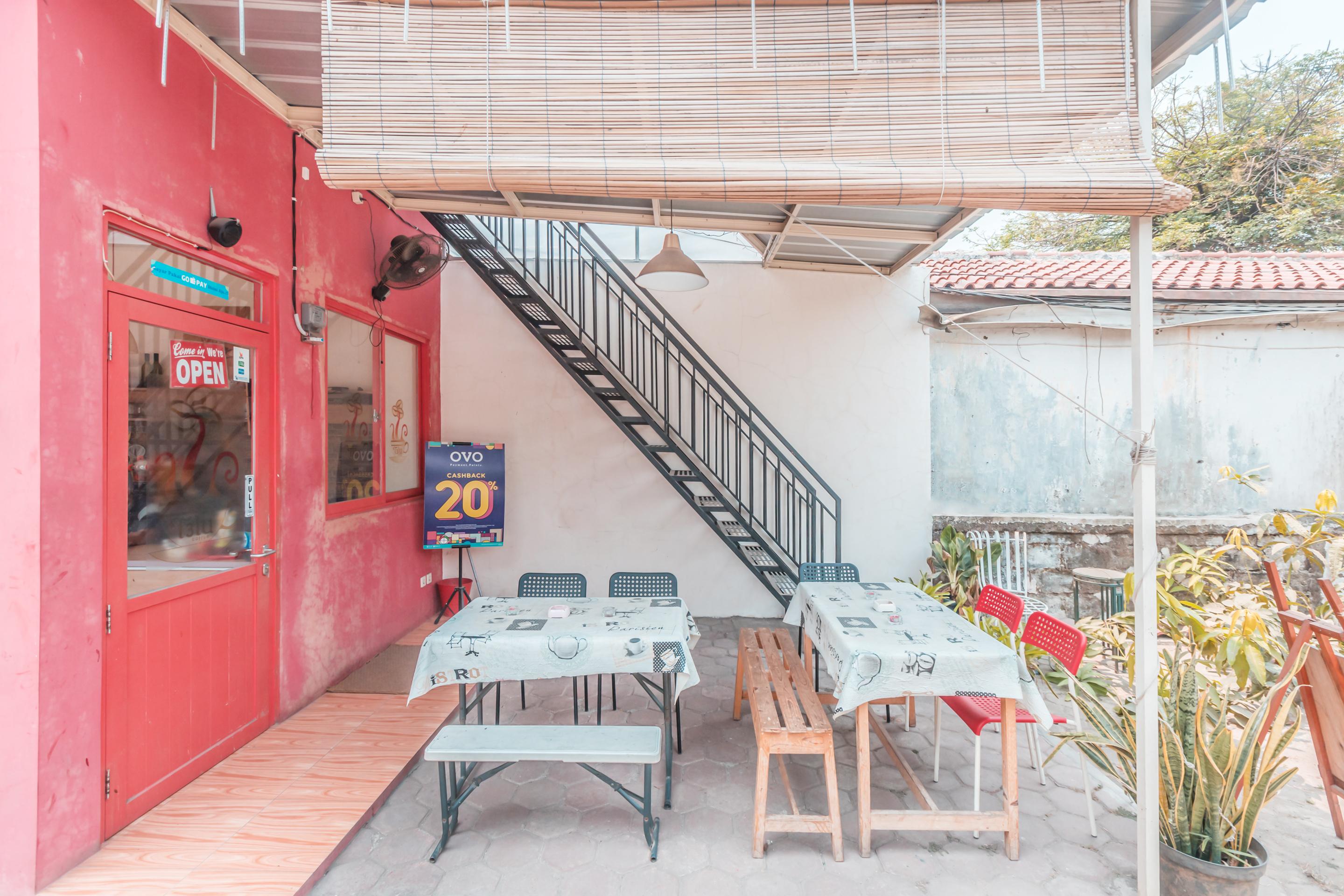 OYO 1555 Unik Guesthouse Syariah Jakarta Bagian luar foto